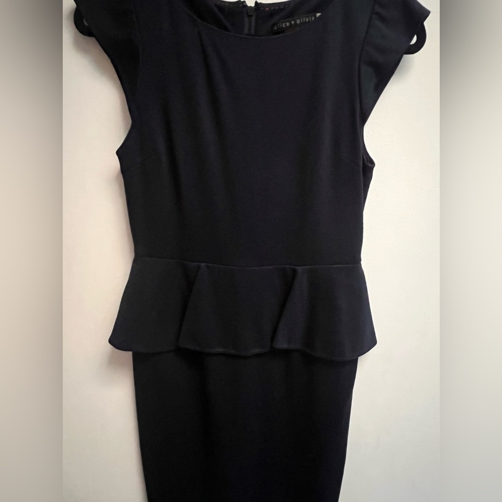 ALICE + OLIVIA Women’s Navy Blue Cap Sleeve Victoria Peplum Dress - size 6 - Picture 7 of 9
